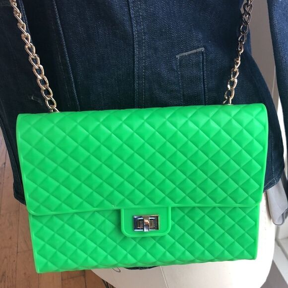 Up cycled ♻️ Neon Green Quilt Look 👀 Purse Gold front clasp reused plastic♻️ - Picture 3 of 17